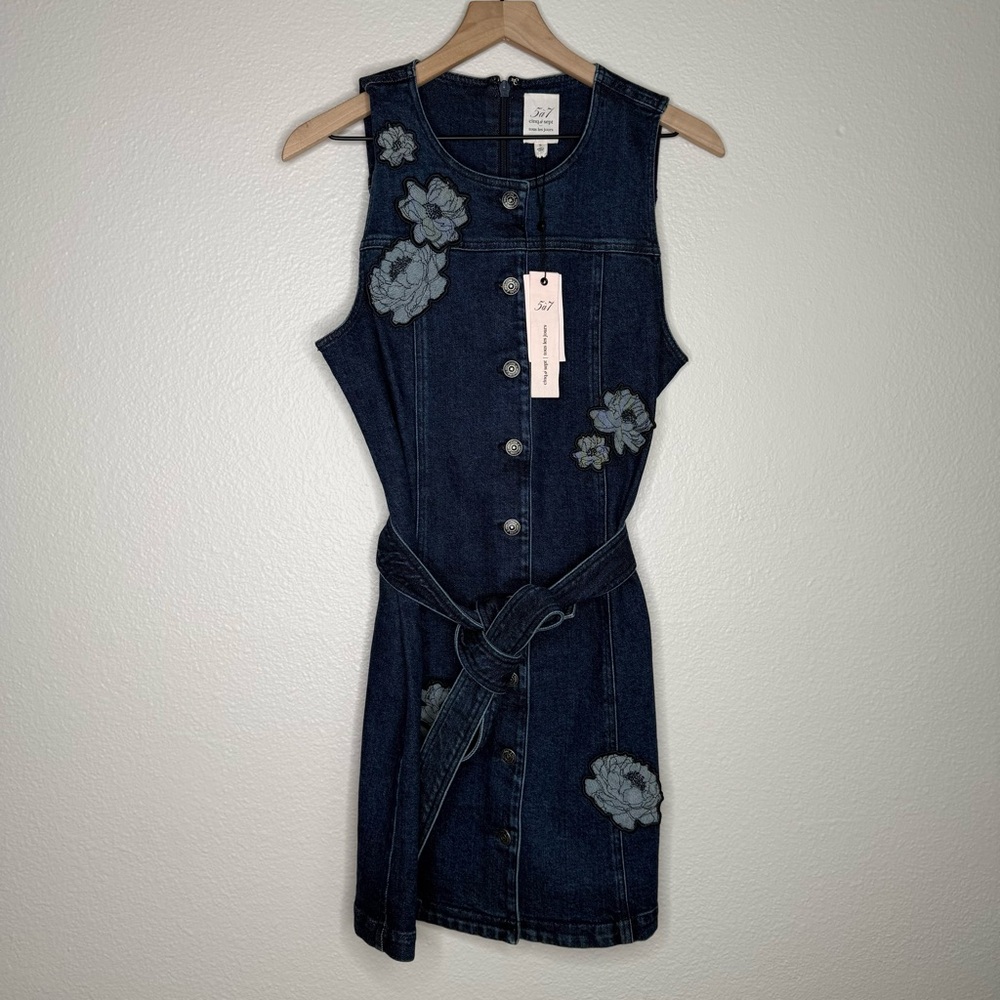 NWT Cing à Sept Marsha Floral Appliqué Tie Waist Denim Dress in Fontaine, size 6 - Picture 4 of 7